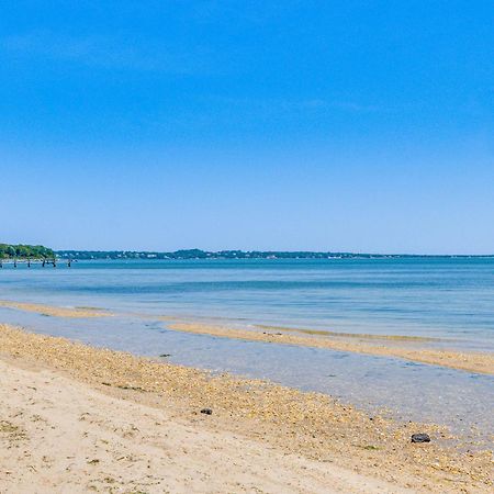 Distinctive Hamptons Home With Pool Near Bay, Ocean Hampton Bays Exterior photo