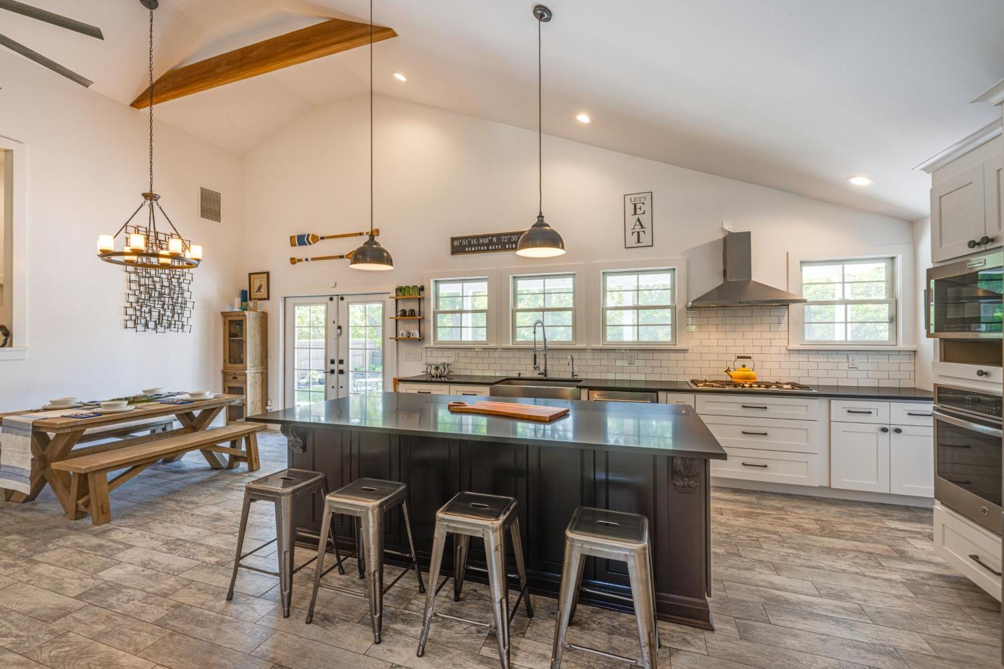 Distinctive Hamptons Home With Pool Near Bay, Ocean Hampton Bays Exterior photo
