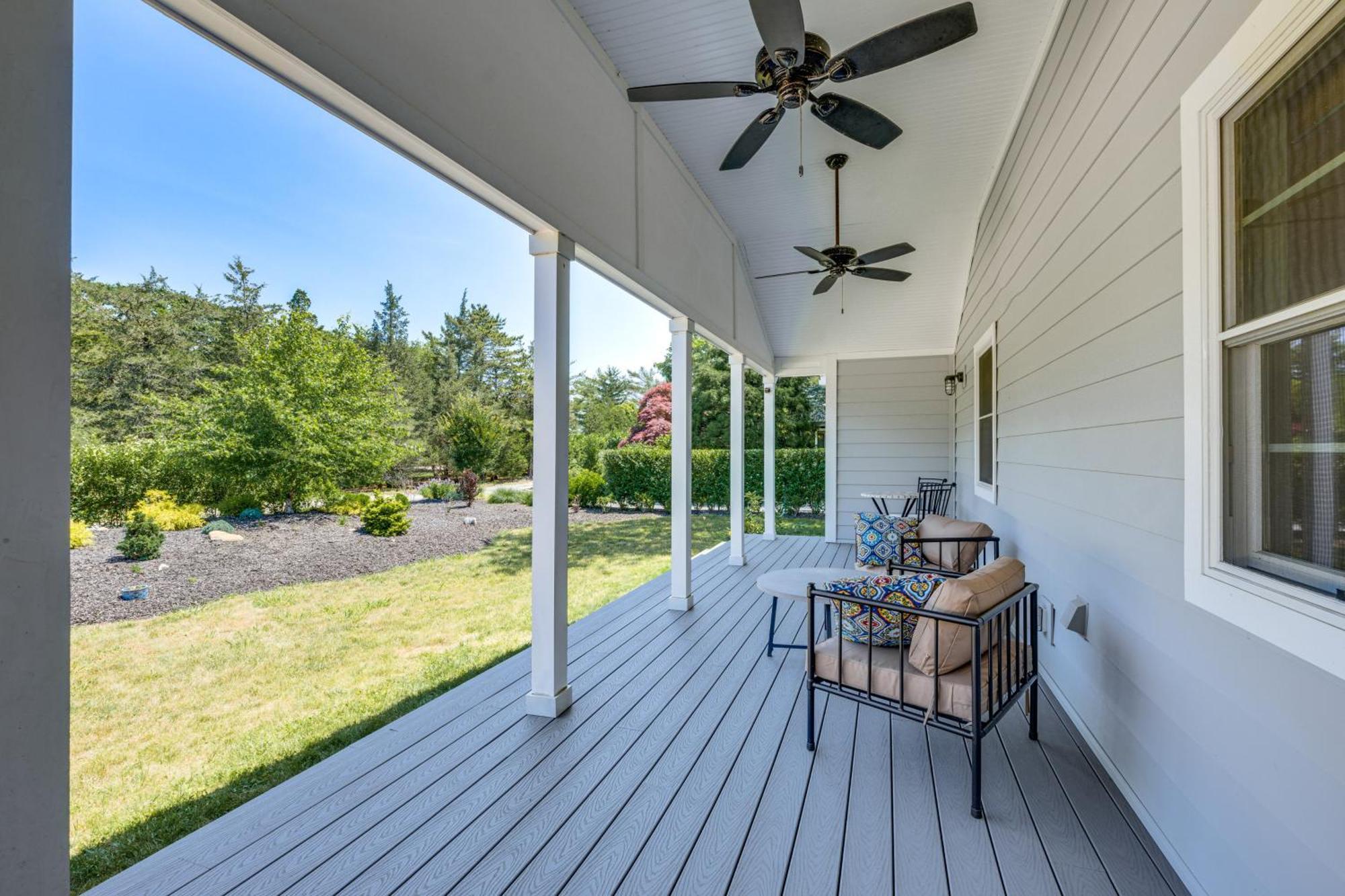 Distinctive Hamptons Home With Pool Near Bay, Ocean Hampton Bays Exterior photo