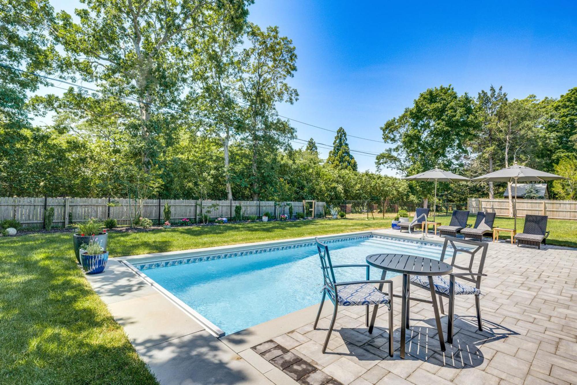 Distinctive Hamptons Home With Pool Near Bay, Ocean Hampton Bays Exterior photo