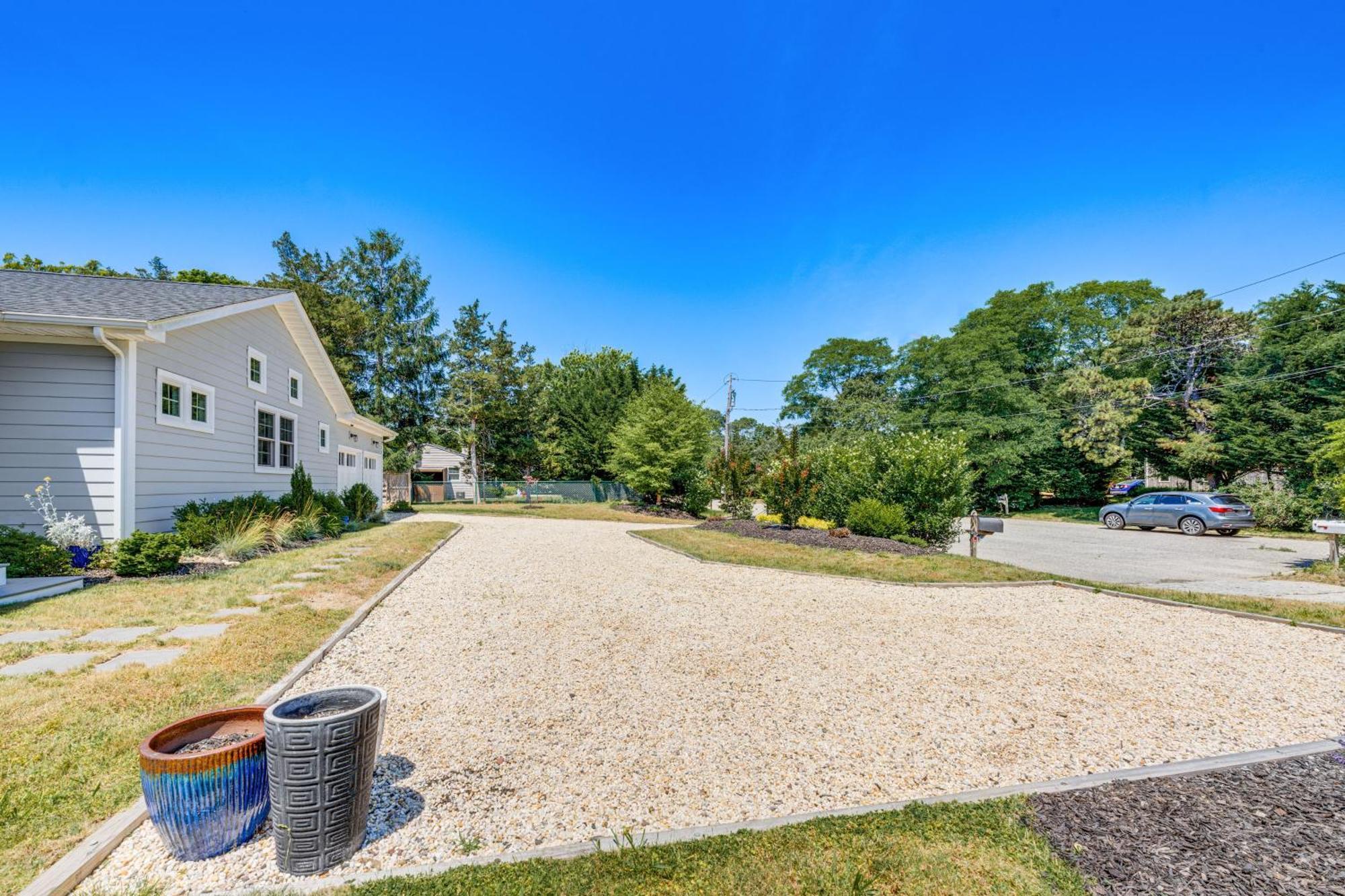Distinctive Hamptons Home With Pool Near Bay, Ocean Hampton Bays Exterior photo